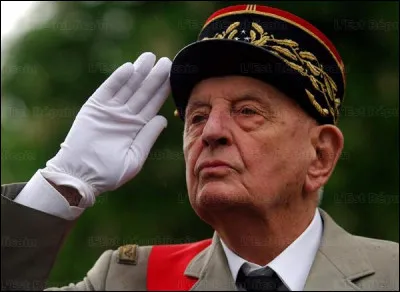 Qui est ce Marcel, général de corps d'armée le plus décoré de l'armée française qui a pris son service en 1936 comme simple deuxième classe, mort en 2010 ?