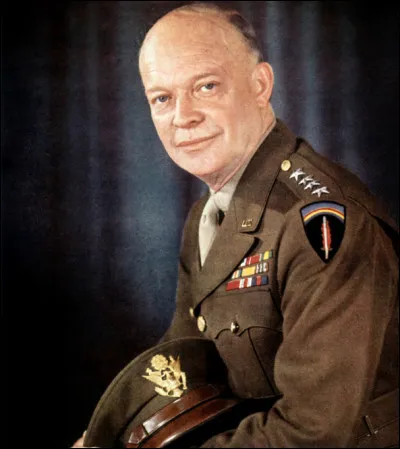 Qui est ce Dwight, chef d'état-major général des forces armées des États-Unis (1945-1948), commandant suprême des forces alliées en Europe (1951-1952), puis homme d'État, mort en 1969 ?