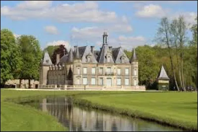 Je vous emmène dans le Grand-Est à la découverte du château de Thillombois. Petit village de 30 habitants, dans l'arrondissement de Commercy, il se situe dans le département ...
