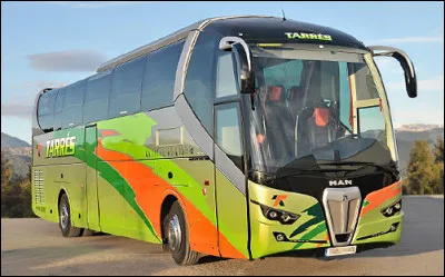 Voici un autre carrossier espagnol et sa création au design agressif pour un car, mais néanmoins stylé. 
(il y a un monogramme Man parce qu'il repose sur une base technique de ce constructeur).