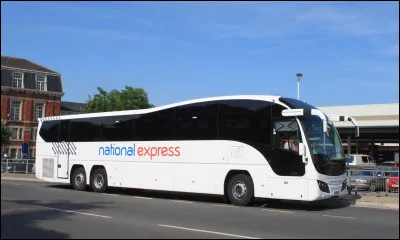 Avec sa bosse de beluga "façon 747", cet autocar d'un carrossier britannique ne passe pas inaperçu. What's its name ?