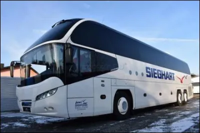 Restons de ce côté-ci du Rhin. Quel est le patronyme de cet impressionnant autocar de grand tourisme allemand (et oui, encore) ?