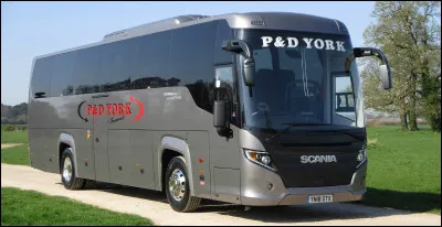 La nationalité change, l'accent reste. Comment s'appelle cet autocar nordique ?