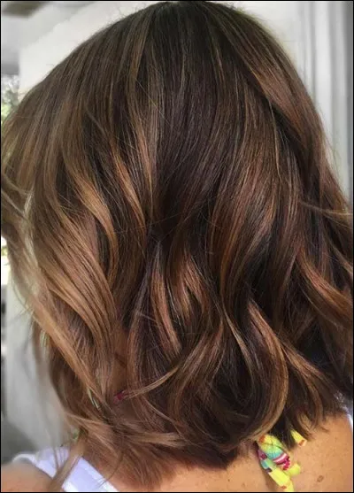 Quelle est la couleur de tes cheveux ?