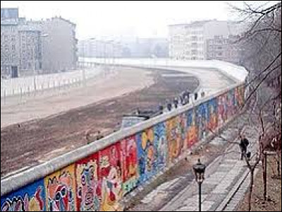En quelle année est tombé le mur de Berlin ?