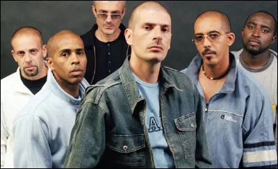 Quel groupe a pour membre emblématique ''Akhenaton'' ?