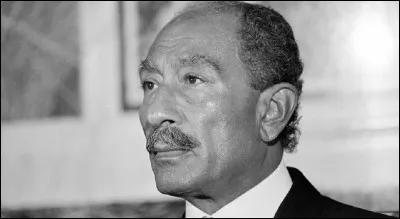 Quel président de la République égyptienne fut assassiné en 1981?