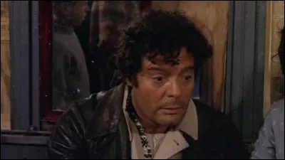 Dans "Drame de la jalousie", Oreste, maçon de 45 ans (Marcello Mastroianni) rencontre Adelaide, vendeuse de fleurs (Monica Vitti). C'est le coup de foudre. C'est un film de / d'...