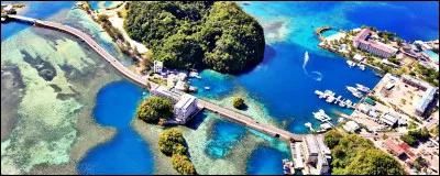 Le pays est divisé en ... États.