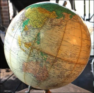 Quel pays est traversé par l'équateur ?