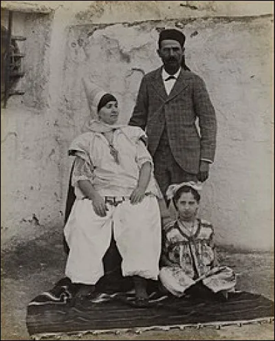 Sous le règne de quel Bey, l'affaire Bathou Sfez a-t-elle éclaté en 1857 ?