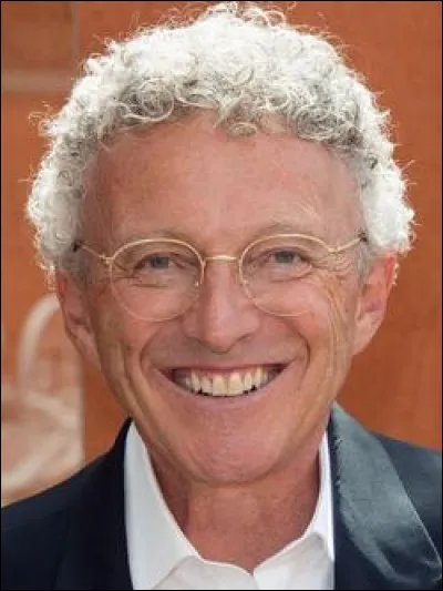 Qui est ce Nelson, journaliste et animateur sportif ?