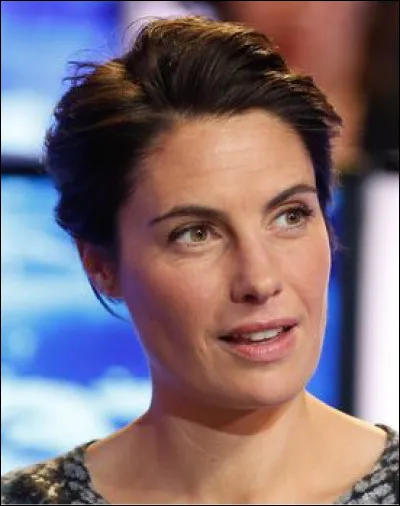 Qui est cette Alexandra, animatrice de radio et de télévision ?