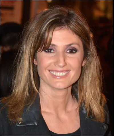 Qui est cette Caroline, journaliste et animatrice de télévision ?