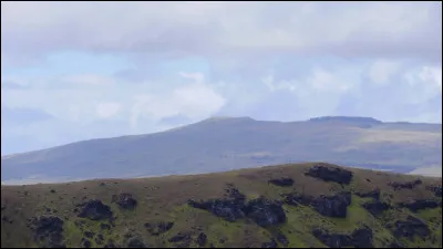 Le plus haut point de l'île est le mont Maunga Terevaka, quelle est son altitude ?