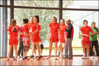 Lors de la saison 2015-2016, après avoir remporté la Coupe de l'Aube, nos +16 féminines avaient été sélectionnées pour participer aux finalités de la Coupe de Champagne. Elles se sont retrouvées en finale contre une équipe qui évoluait en Nationale 3. Laquelle ?