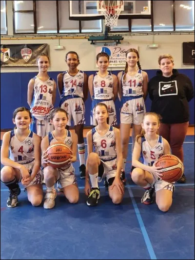 Quelle &eacute;quipe de la saison actuelle est repr&eacute;sent&eacute;e sur la photo ?