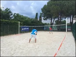 Votre club poss&egrave;de un terrain de Beach Tennis depuis :