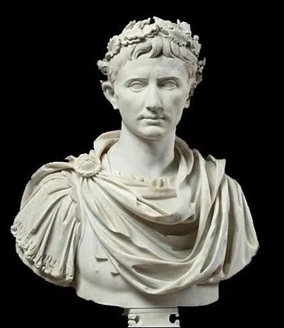 Caius Julius César Augustus, fut le successeur de Caius Julius César. Qui était il par rapport à Jules César ?