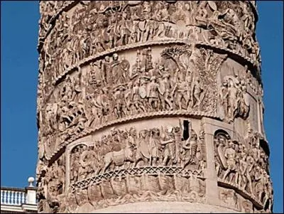 Les bas reliefs de la colonne Trajane sont une création originale de l'art Romain. Que représentent ces bas reliefs ?