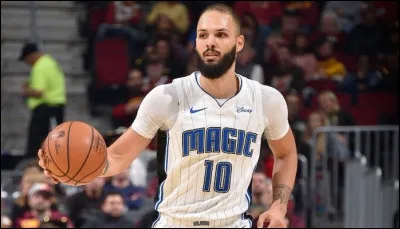 Qui est ce basketteur français ?
