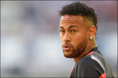 Quel est ce footballeur ?