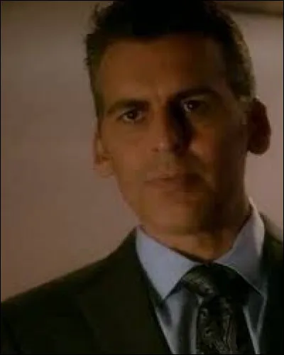 Directeur adjoint du Mossad, il tuera Eli David et Jackie Vance. Comment se nomme-t-il ?