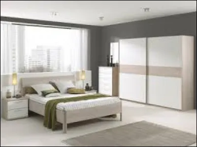 La femme est dans sa...