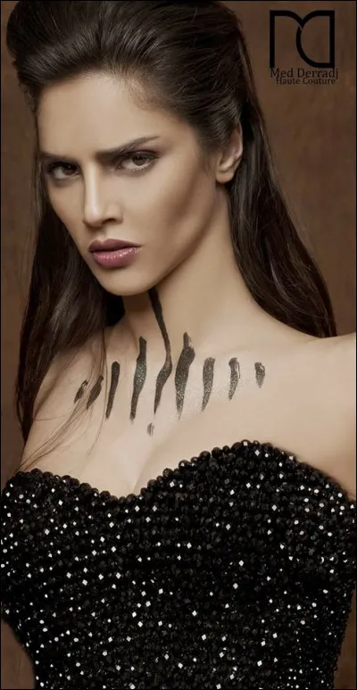 Quel est le nom de ce mannequin ?