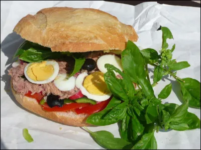 Le pan bagnat est une spécialité culinaire traditionnelle de la cuisine de quelle ville ?