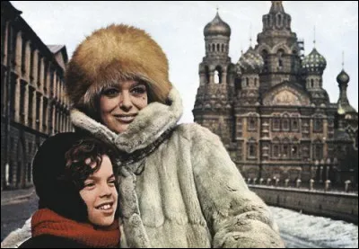 Ce film de Jules Dassin, sorti en 1970, avec Mélina Mercouri dans le rôle principal, inspiré du roman éponyme de Romain Gary : c'est ...