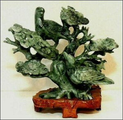 Le jade serait symbole de prospérité matérielle et spirituelle au Japon.