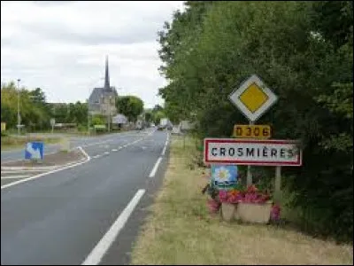 Nous voici à présent dans la Sarthe, à l'entrée de Crosmières. Nous nous trouvons en région ...