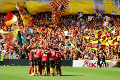 Qui a été président du RC Lens de 1988 à 2012 ?