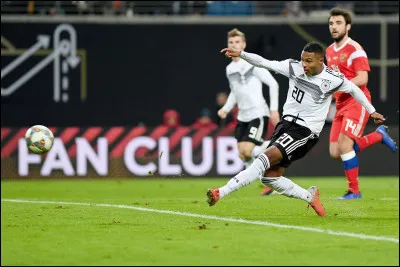 Comment surnomme-t-on l'équipe nationale d'Allemagne ?