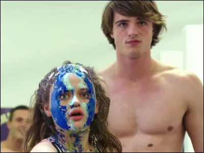 Lorsqu'elle est pleine de peinture, où Elle se change-t-elle ?