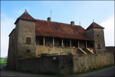 Vous avez sur cette image la Maison Monnier de Sigy-le-Châtel. Commune Saône-et-Loirienne, elle se situe dans l'ex région ...