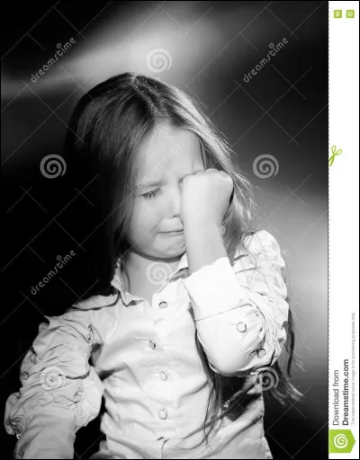 Ernestine Pleurniche se met à sangloter.