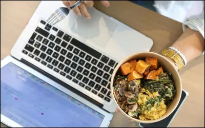 Midi approche, il est l'heure de manger. Lequel de ces ingrédients ne trouverez-vous pas dans une pissaladière ?