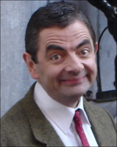 De quelle couleur est la cravate de Mr Bean ?