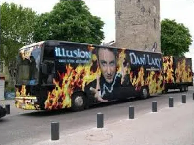 Tout votre spectacle tient dans ...