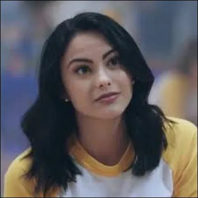 Qui joue le rôle de Veronica Lodge ?