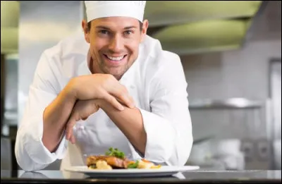 Quel est le grade au-dessus de celui de commis de cuisine ?