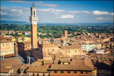 Quelle est cette ville de Toscane ?
