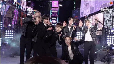 En combien de temps le ''Kinetic Manifesto Film'' a-t-il atteint 100 millions de vues ?