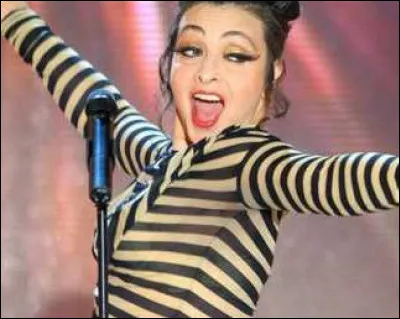 Elle était la chanteuse des Rita Mitsouko, Catherine :