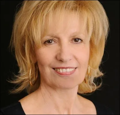 Productrice d'émissions télévisées, elle s'appelle Catherine :