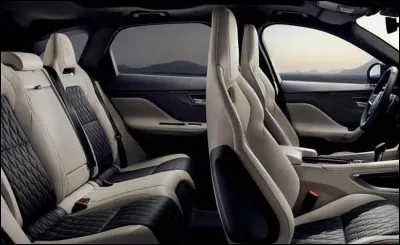 Pour quelle marque de voiture Lukas est-il l'égérie ?