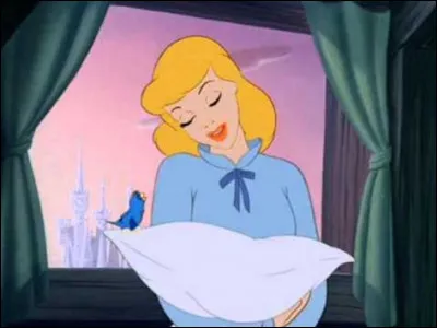 Un oiseau te réveille à l'aube en sifflant joyeusement, que fais-tu ?