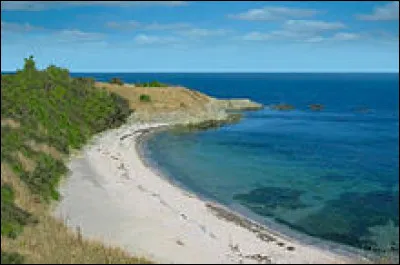 Laquelle de ces mers est la plus grande en superficie ?